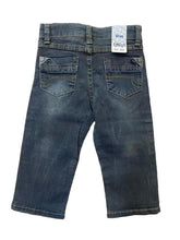 Jean Circus gris focalizado