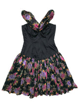 Vestido vintage de cuerpo negro con aplicaciones