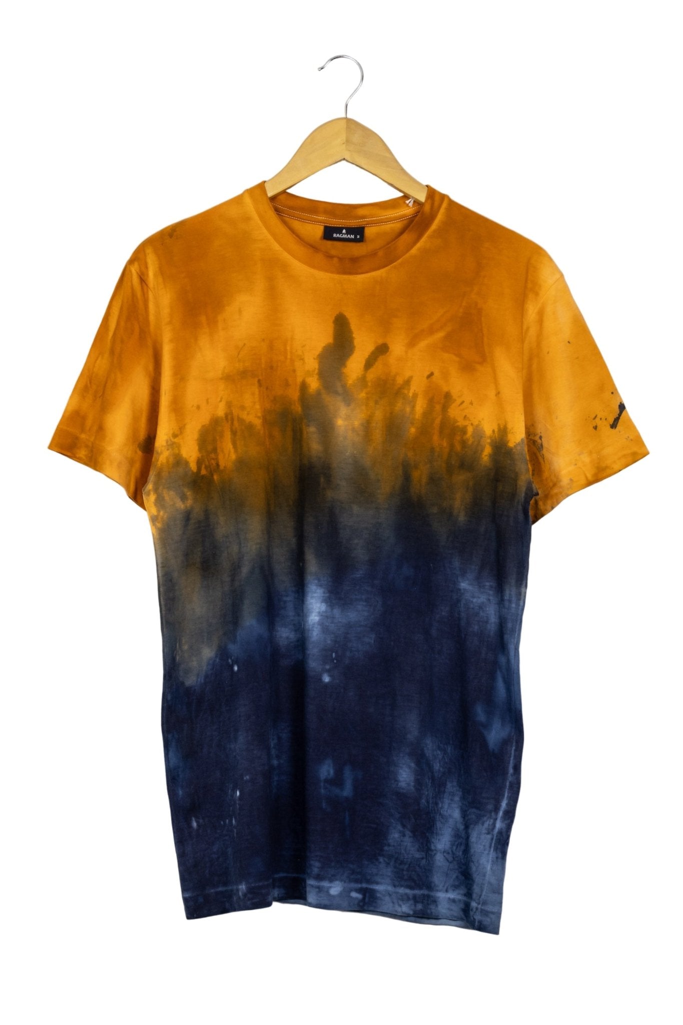 Polo Ragma teñido a mano anaranjado y azul