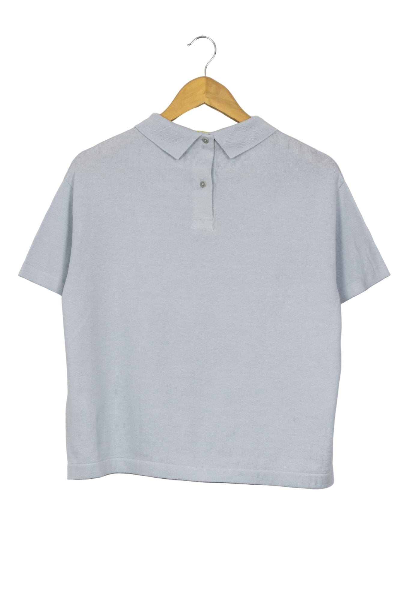 Chompita Addition celeste con cuello camisero en ambos lados