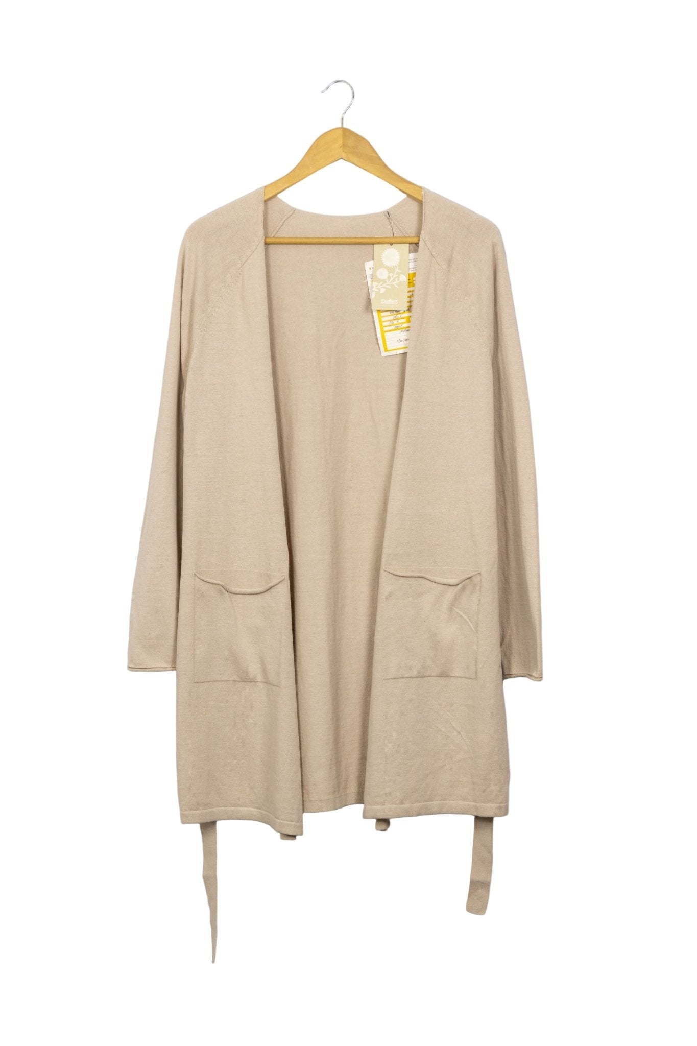 Cardigan largo crema con cinto para amarrar y bolsillos