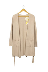Cardigan largo crema con cinto para amarrar y bolsillos