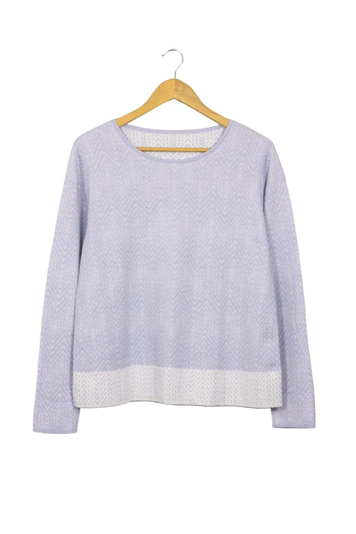 Chompa lila y blanco cuello redondo