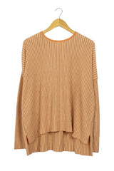 Chompa ancha textura canalé naranja y blanco