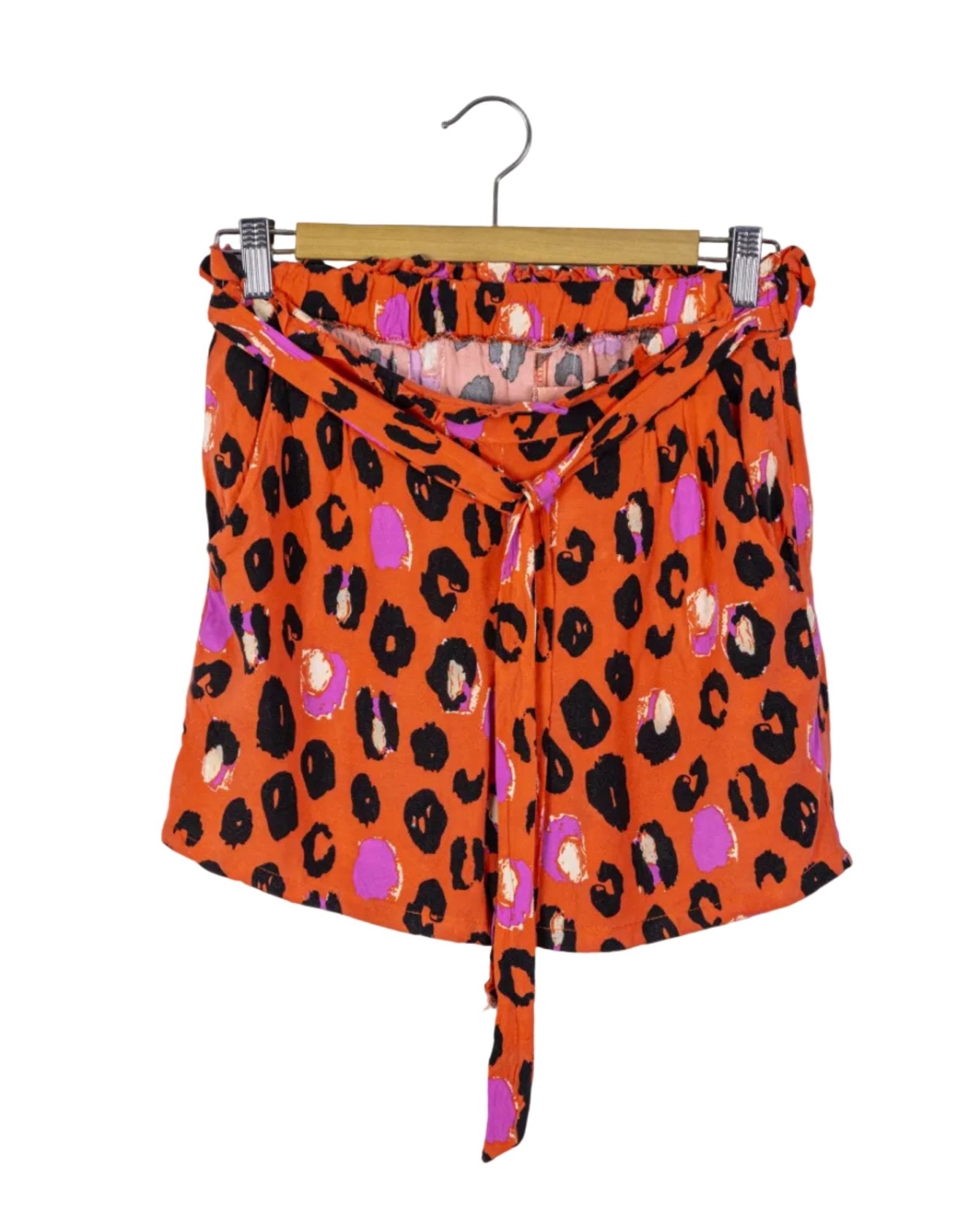 Short naranja animal print, medidas proporcionadas