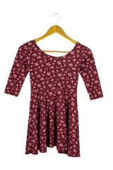 Vestido en algodón vino con florecitas rosas