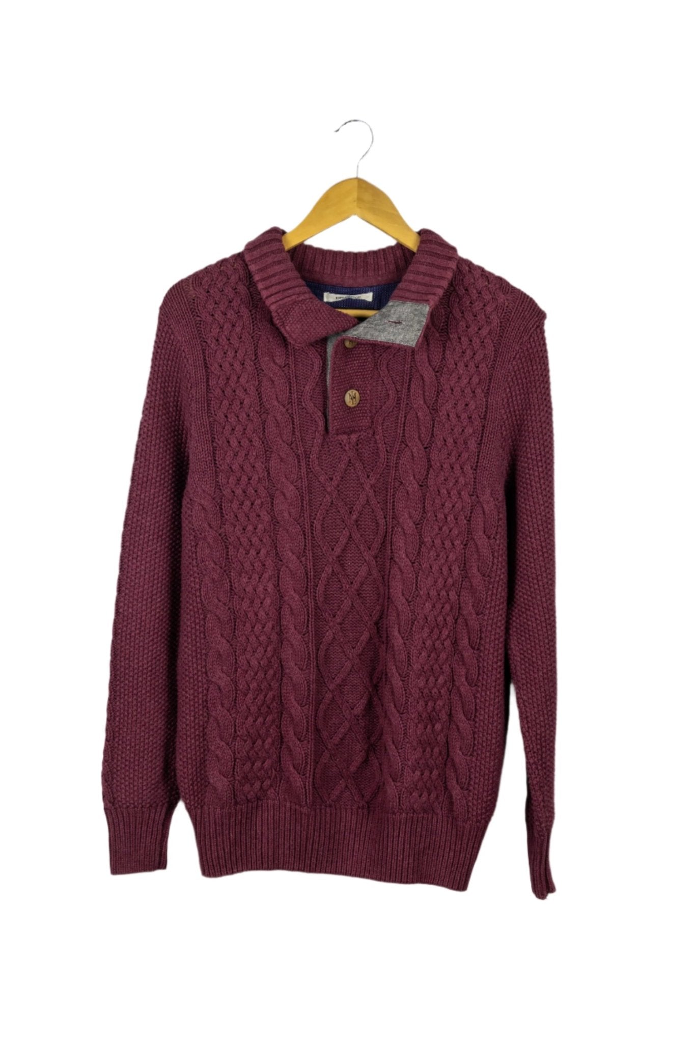 Chompa La Martina guinda con tejido de cadenetas.