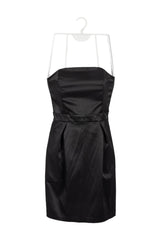 Vestido ETC Woman strapple, negro satinado, cierre en espalda, corte recto. Busto 74 cm. Largo 73 cm.