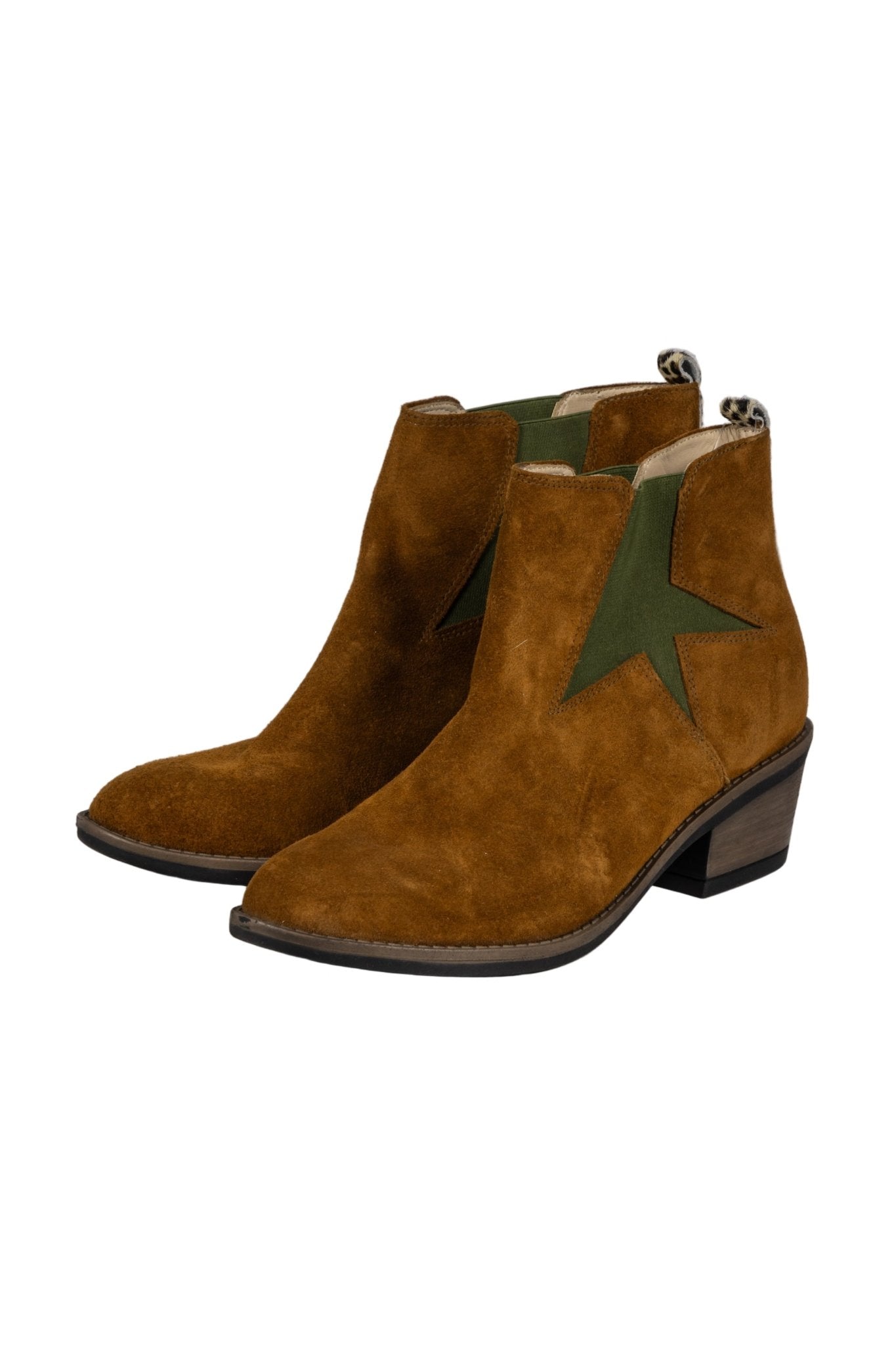 Botines de gamuza camel con elastico verde