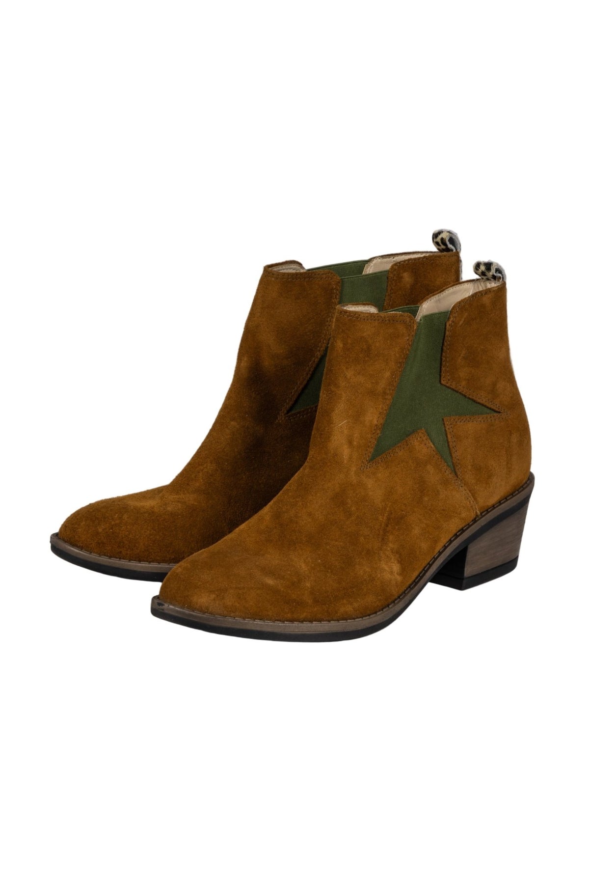Botines de gamuza camel con elastico verde