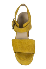 Sandalias Almudena Miliani de gamuza amarilla